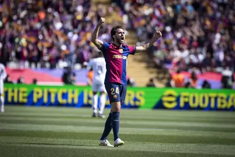 برشلونة يخطط لتمديد عقد إريك جارسيا حتى 2030